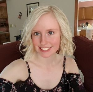 Meet your Posher, Hailey